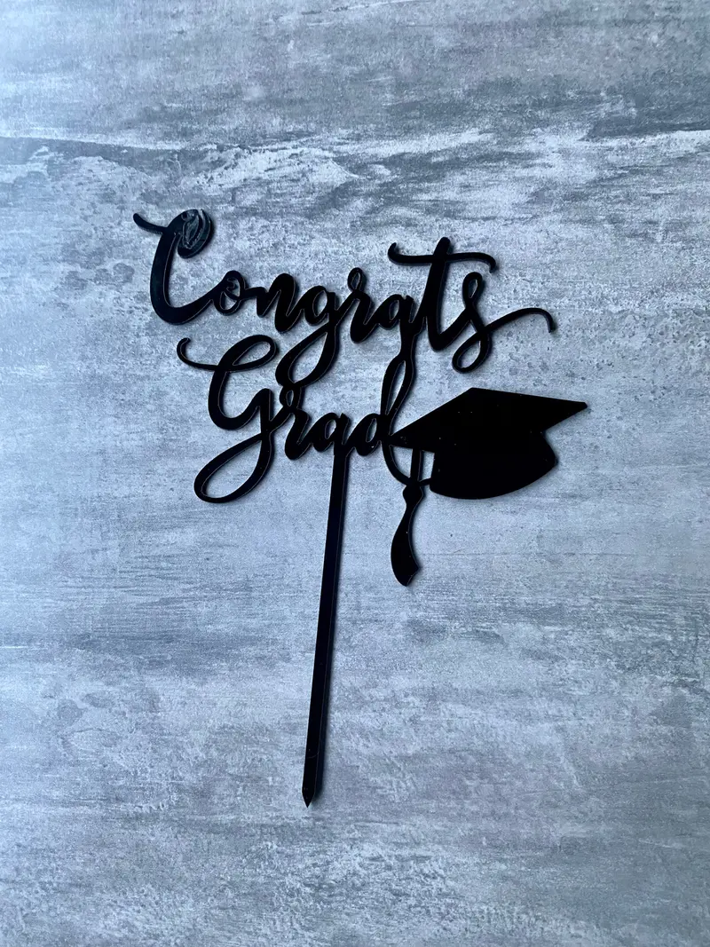 Graduation Cake Topper – Commemorative Academic Achievement Decor 1