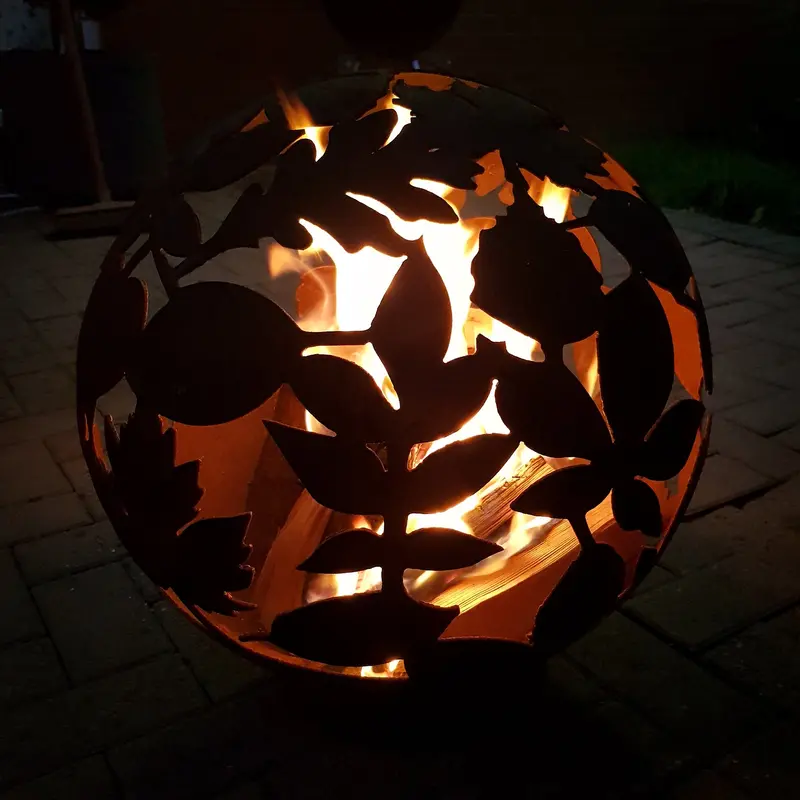 Rust-Finished 50Cm Leaf-Pattern Garden Fire Ball 1