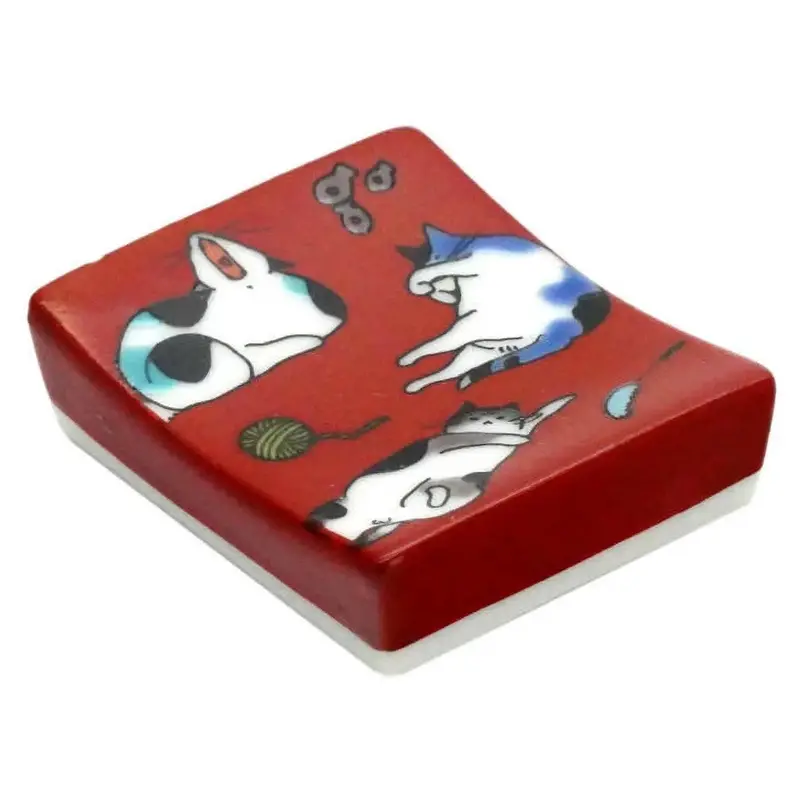 Seikou Kutani Porcelain Chopstick Rest – Cat Motif 1